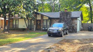 1009 Towering Oaks Dr, Jacksonville, AR 72076