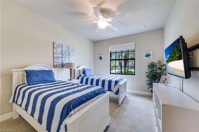 1221 Briarwood CT, Naples, FL 34104