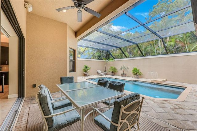 1221 Briarwood CT, Naples, FL 34104