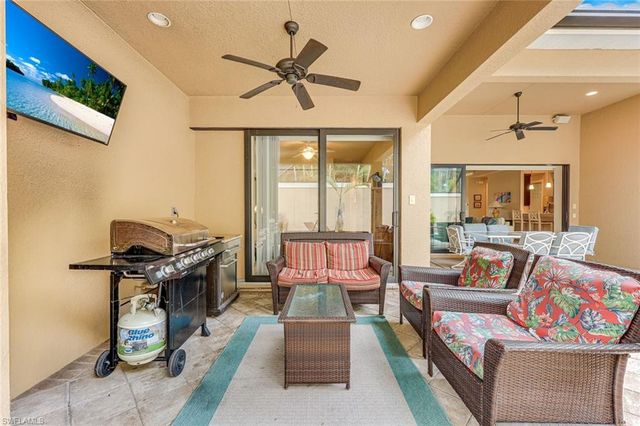 1221 Briarwood CT, Naples, FL 34104