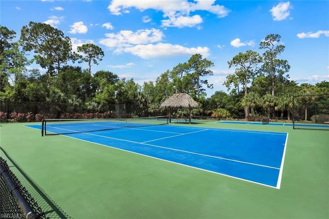 1221 Briarwood CT, Naples, FL 34104
