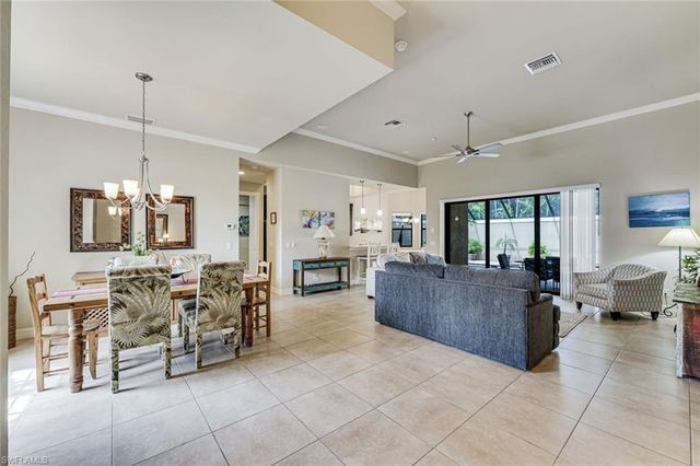 1221 Briarwood CT, Naples, FL 34104
