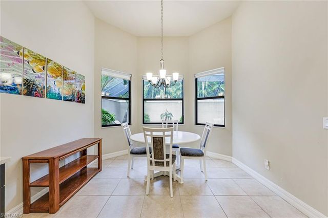 1221 Briarwood CT, Naples, FL 34104