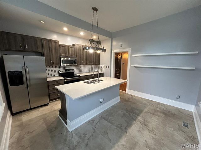 2643 Wyoming Street, St Louis, MO 63118