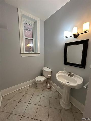 2643 Wyoming Street, St Louis, MO 63118