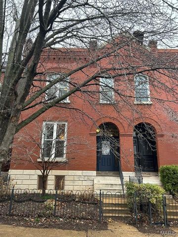 2643 Wyoming Street, St Louis, MO 63118