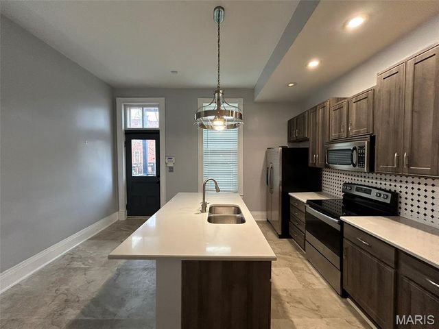 2643 Wyoming Street, St Louis, MO 63118