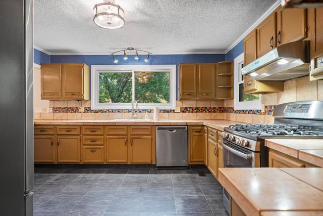 512 BEACHVIEW, Hot Springs National Park, AR 71913