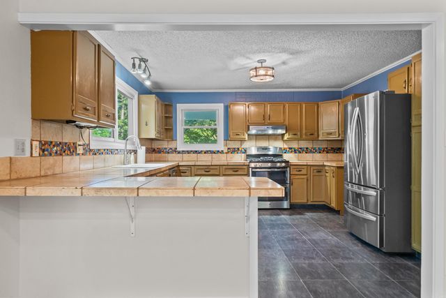 512 BEACHVIEW, Hot Springs National Park, AR 71913