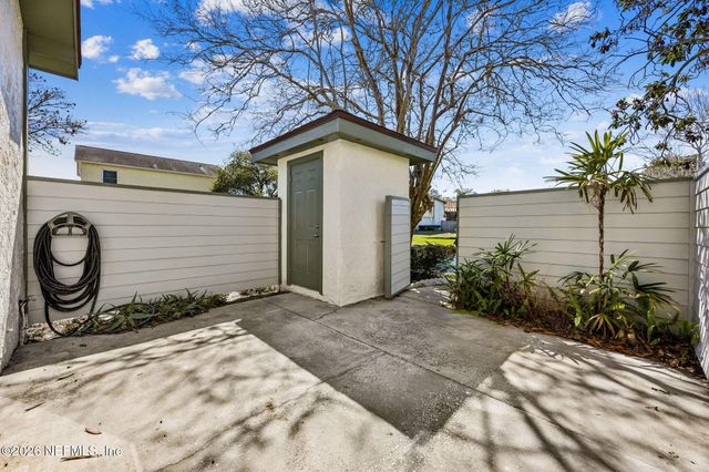 2102 CHALLENGER Court E 2102, Atlantic Beach, FL 32233