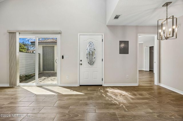 2102 CHALLENGER Court E 2102, Atlantic Beach, FL 32233