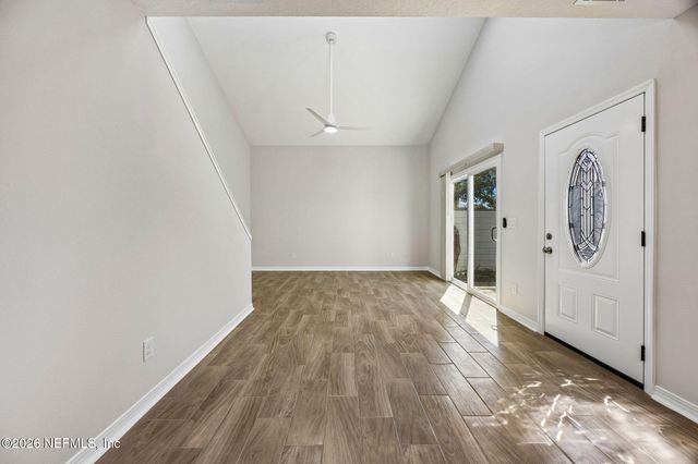 2102 CHALLENGER Court E 2102, Atlantic Beach, FL 32233