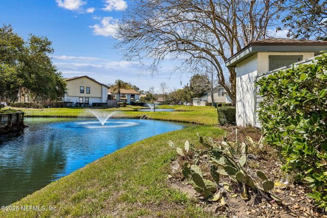 2102 CHALLENGER Court E 2102, Atlantic Beach, FL 32233