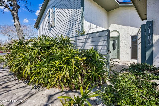 2102 CHALLENGER Court E 2102, Atlantic Beach, FL 32233