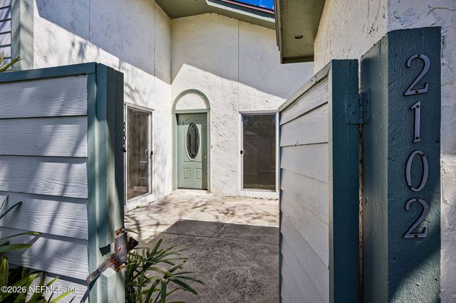 2102 CHALLENGER Court E 2102, Atlantic Beach, FL 32233