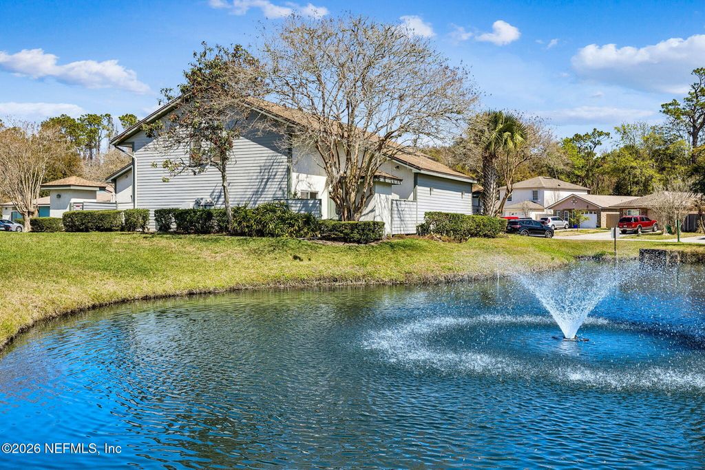 2102 CHALLENGER Court E 2102, Atlantic Beach, FL 32233