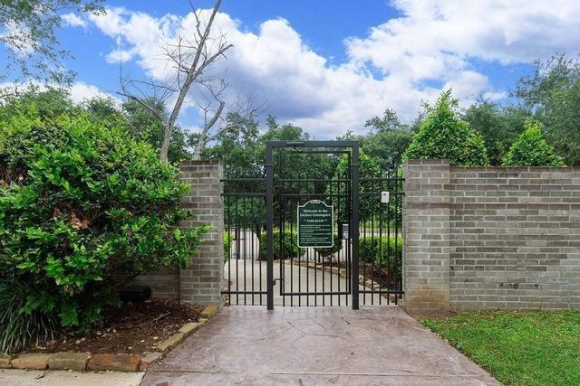 1807 Stacy Crest, Houston, TX 77008