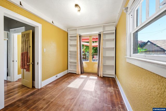 480 21st St SE, Salem, OR 97317