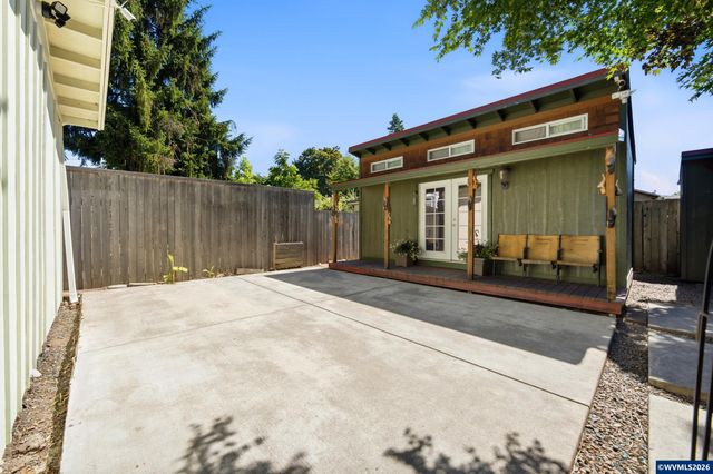 480 21st St SE, Salem, OR 97317