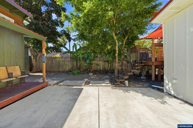 480 21st St SE, Salem, OR 97317