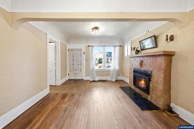 480 21st St SE, Salem, OR 97317