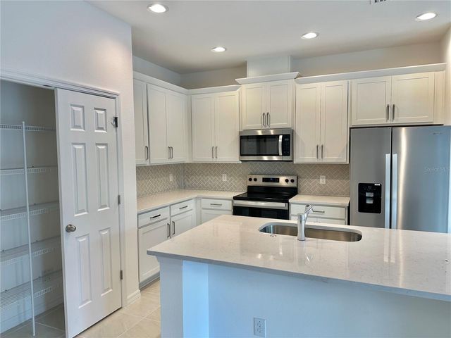 5826 ALI GRACE DRIVE, St Cloud, FL 34771