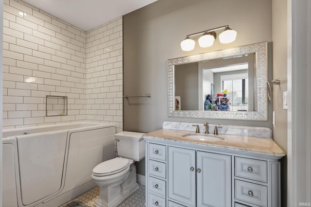 5127 Shootingstar Lane, West Lafayette, IN 47906