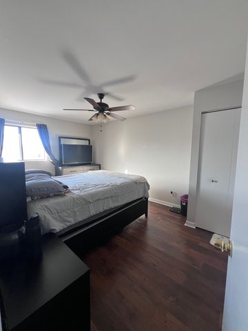 417 Berkshire Drive 36, Crystal Lake, IL 60014