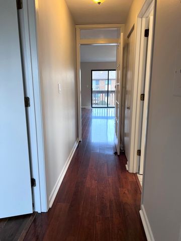 417 Berkshire Drive 36, Crystal Lake, IL 60014