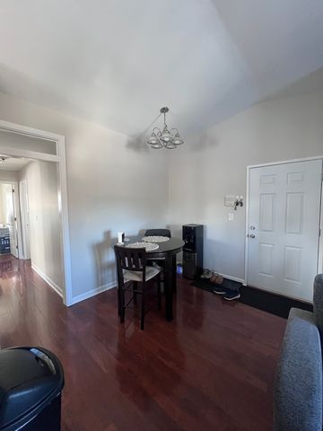 417 Berkshire Drive 36, Crystal Lake, IL 60014