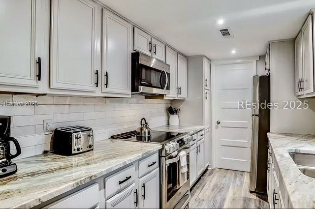 13 Sailmaster Common 13, Hilton Head Island, SC 29928