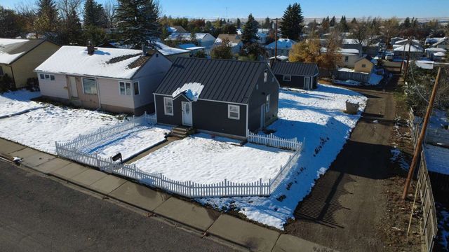 214 7th Avenue SE, Cut Bank, MT 59427 property photo