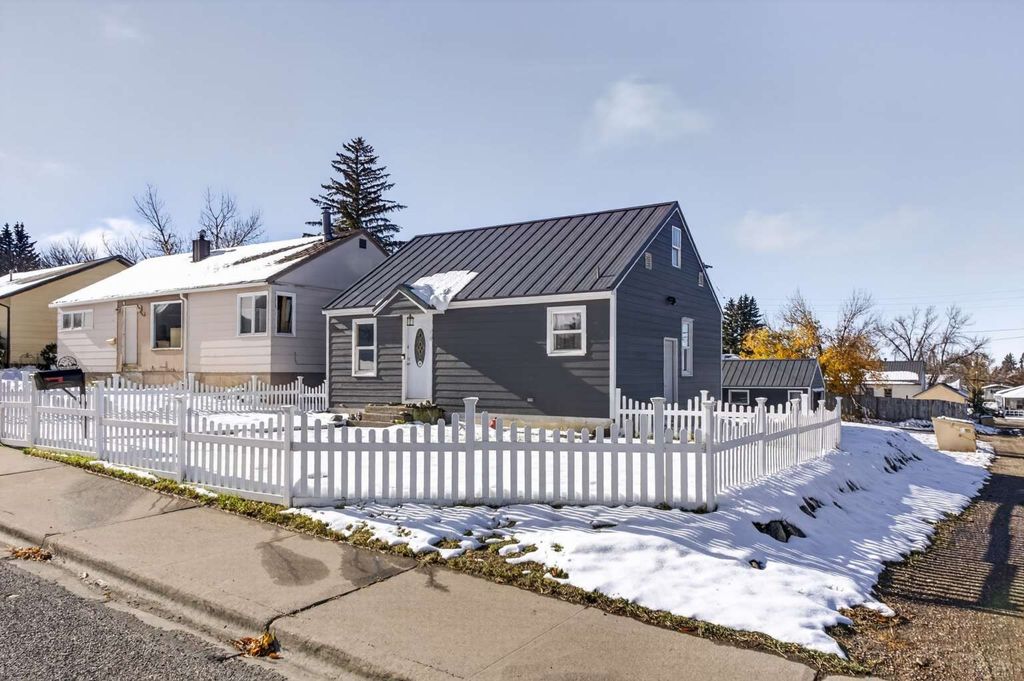 214 7th Avenue SE, Cut Bank, MT 59427 photo 2