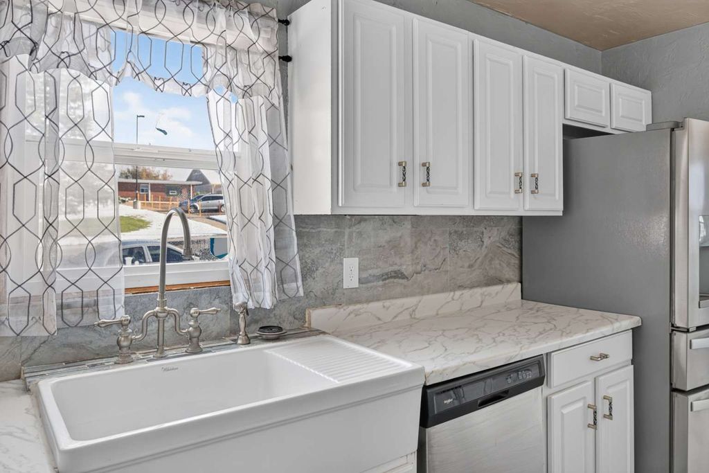 214 7th Avenue SE, Cut Bank, MT 59427 photo 4