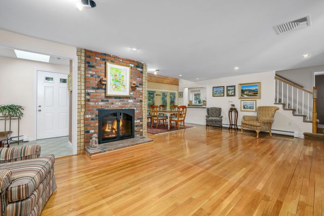 105 Nelson Lane, Marstons Mills, MA 02648