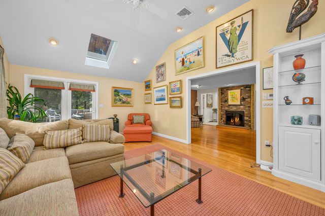 105 Nelson Lane, Marstons Mills, MA 02648
