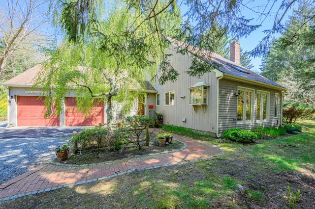 105 Nelson Lane, Marstons Mills, MA 02648