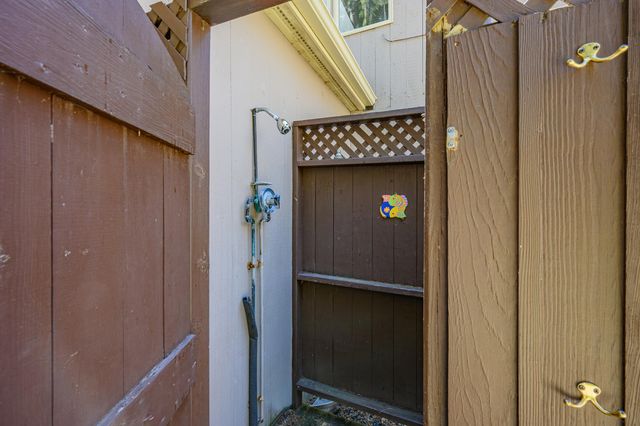 105 Nelson Lane, Marstons Mills, MA 02648
