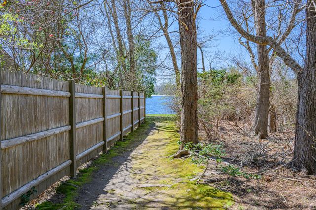105 Nelson Lane, Marstons Mills, MA 02648