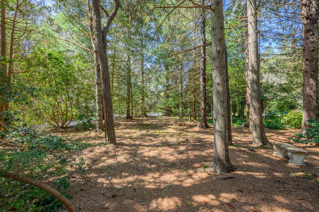 105 Nelson Lane, Marstons Mills, MA 02648