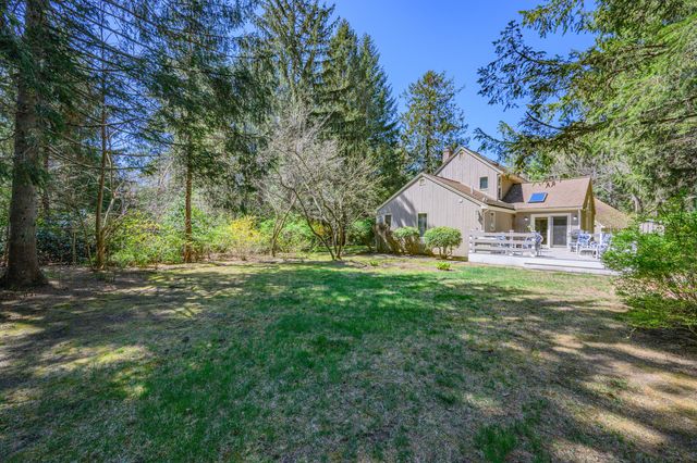105 Nelson Lane, Marstons Mills, MA 02648