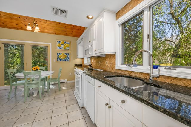 105 Nelson Lane, Marstons Mills, MA 02648