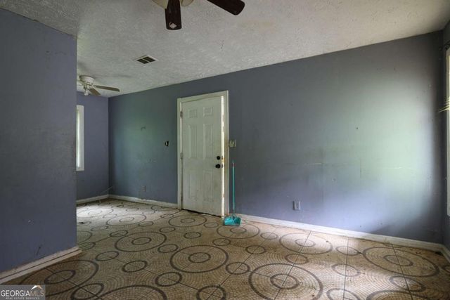 6096 Blackhawk Trail SE, Mableton, GA 30126