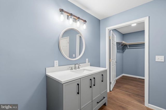 5 PIN OAK LN, Basye, VA 22810