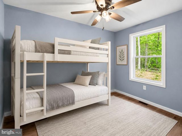 5 PIN OAK LN, Basye, VA 22810