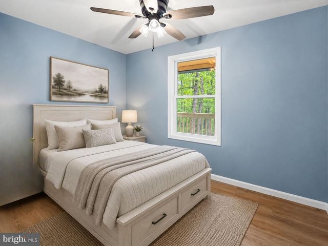 5 PIN OAK LN, Basye, VA 22810