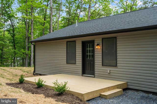 5 PIN OAK LN, Basye, VA 22810