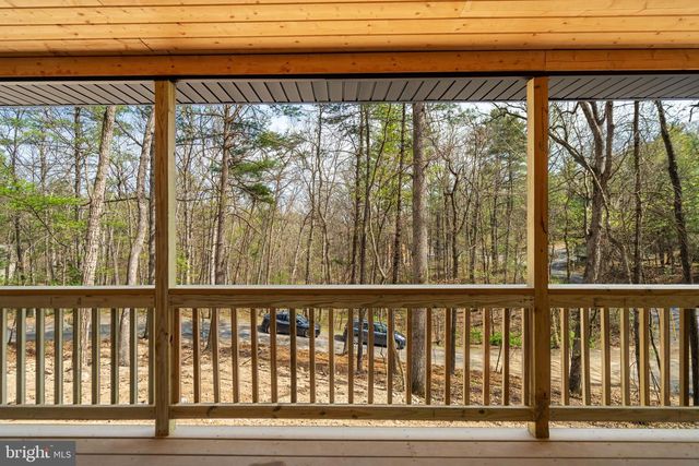 5 PIN OAK LN, Basye, VA 22810