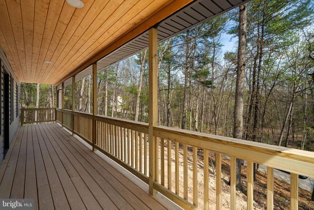 5 PIN OAK LN, Basye, VA 22810