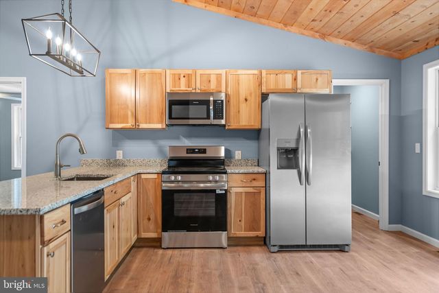 5 PIN OAK LN, Basye, VA 22810